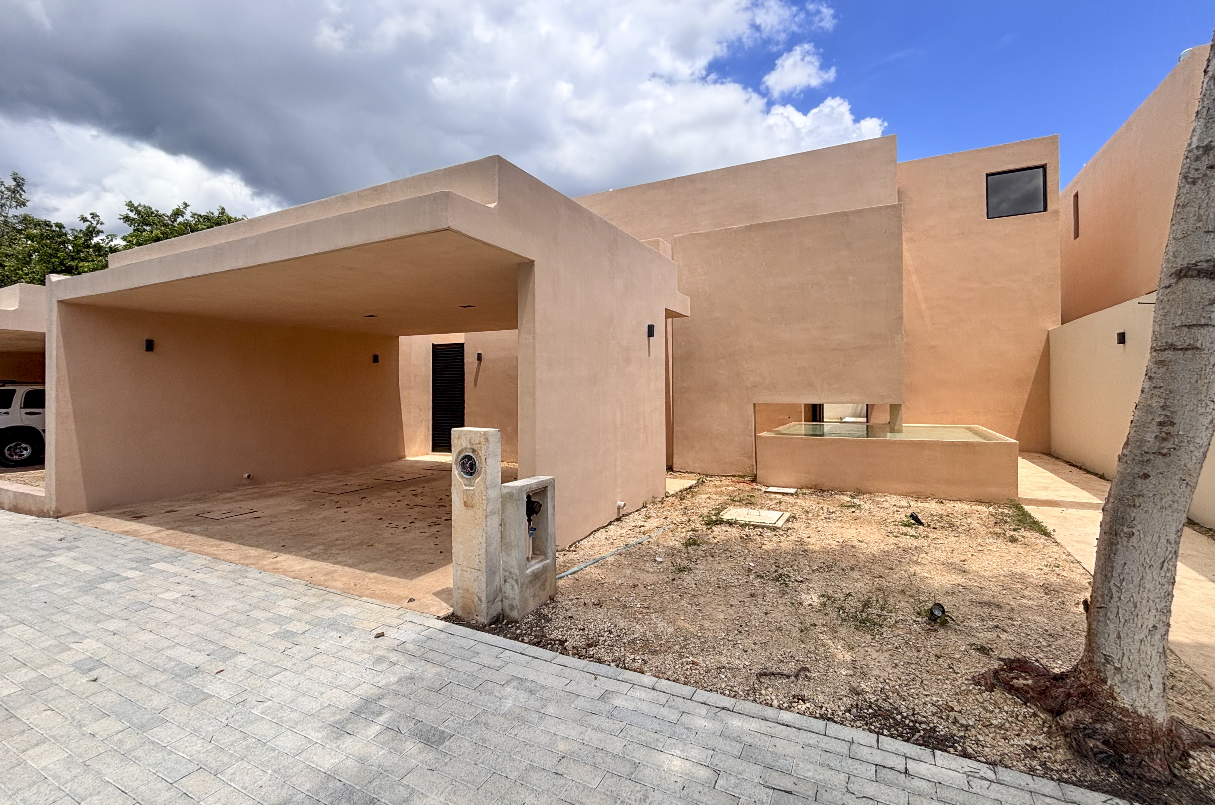 2009-Casa-en-venta-en-el-norte-de-Mérida-Cholul-de-3-recámaras-con-estudio (5).jpg